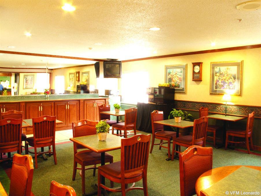 Quality Inn & Suites Warren - Detroit Restaurant photo